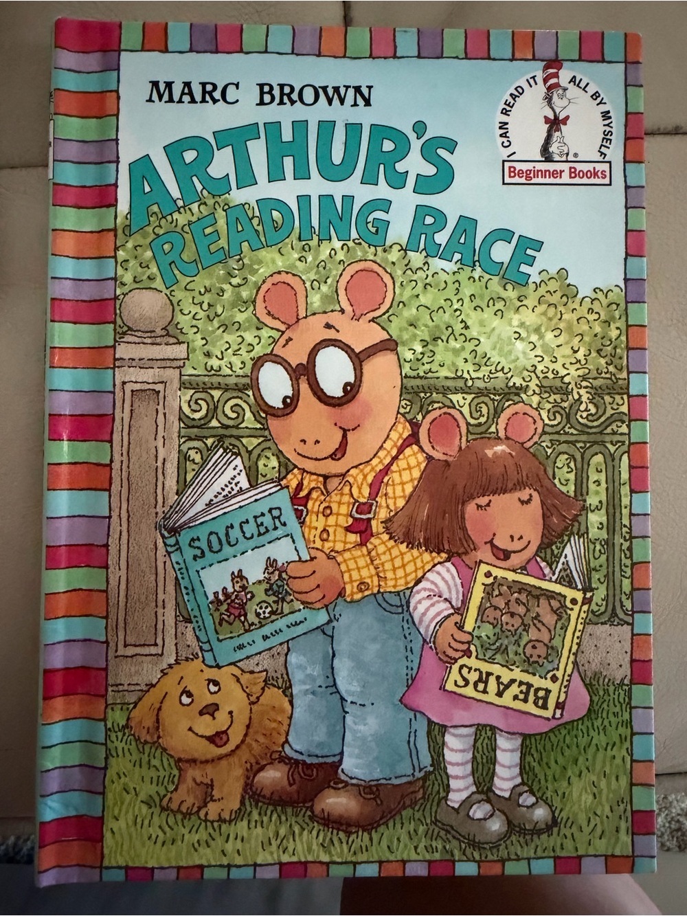 Arthur's Reading Race - Kids Book (Blue, Green)